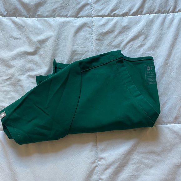 Figs Catarina Scrub Top - Picture 2 of 3